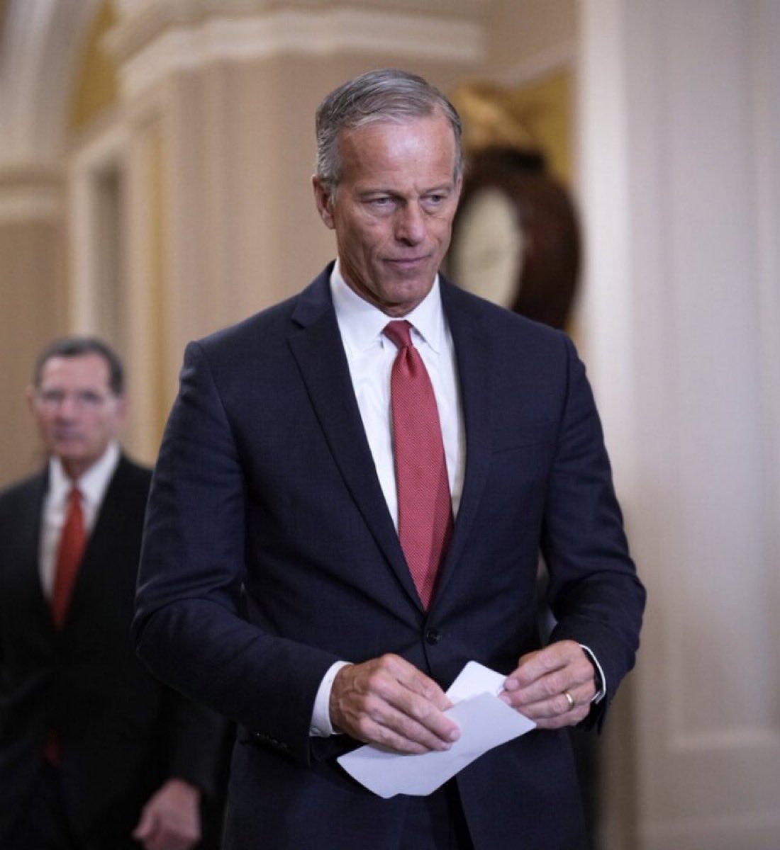 MAGAVoice's tweet image. Let’s send a loud message to @LeaderJohnThune

If you think John Thune should be fired if the SAVE Act does NOT pass drop a”👍” down below

I tagged Senate Leader Thune so he will see it