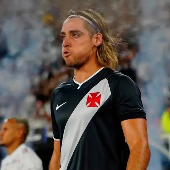 EstagiarioVasco's tweet photo. 🚨 O Remo, foi o outro clube brasileiro a procurar o atacante Cláudio Spinelli.

Atacante fechou hoje com o VASCO.

🗞 Atenção Vascaínos https://t.co/CmibS9GAtK