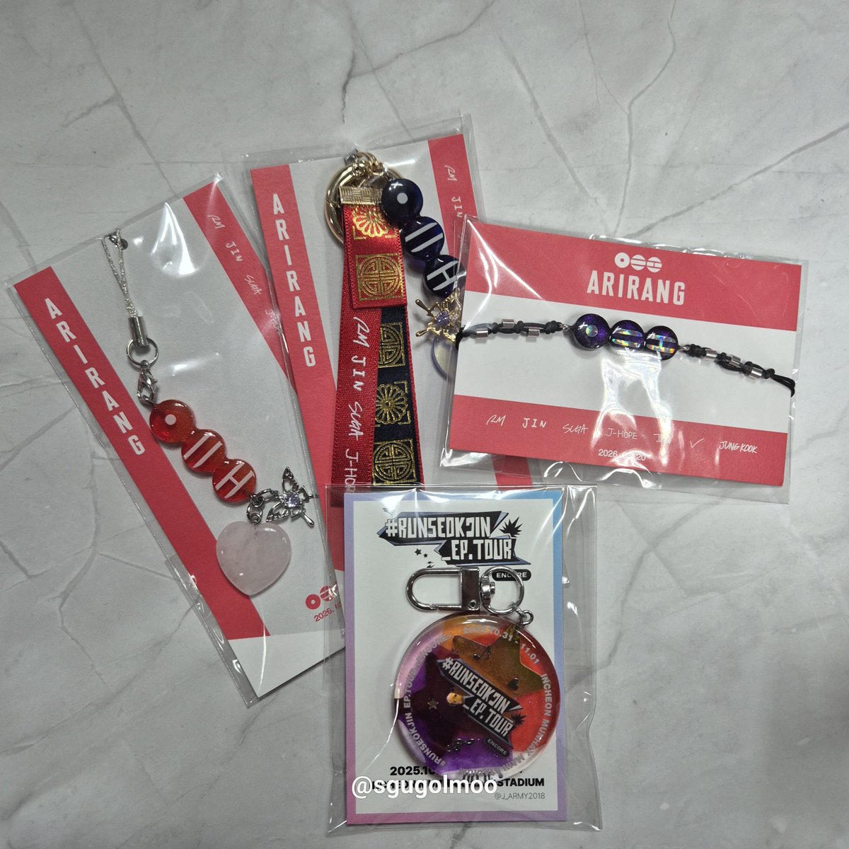 제이유님 뇌물(>o<)이 왔어요 ㅎㅎ
너무너무 영롱하다 ㅠㅠ.
투어 기달리면서 예뿌게 사용할게요