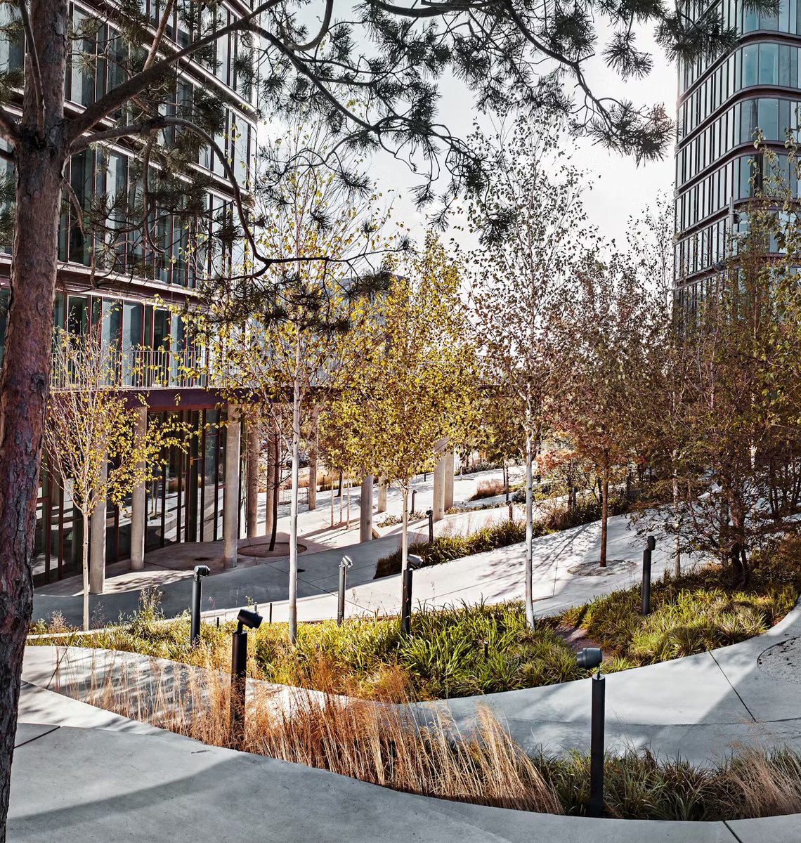 URBAN TALKS with Mette Skjold! 🟢A long applause followed a lecture full of outstanding SLA projects, including the revitalization of the Øresundskollegiet dormitory spaces. Those, along with their SEB Bank “Dune”, are my tips for a visit if you are heading to Copenhagen.