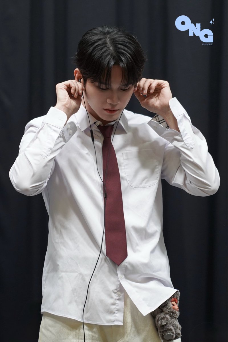ongisdope's tweet photo. 260131✨

위로's 첫사랑 &amp; 마지막 사랑=옹성우✅
ꜰᴇᴀᴛ. 기현하🎧👔

#ONGSEONGWU #옹성우 #邕聖祐  #องซองอู #オンソンウ
#위로 #WELO https://t.co/9018UcOr2D