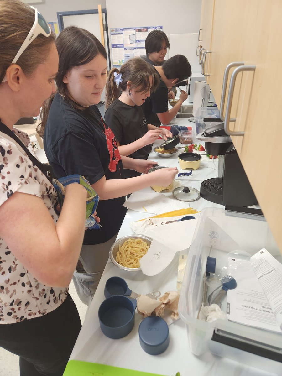 CanyonSpringsDV's tweet photo. Mrs. Ellison’s Cooking Club put STEM to work today 👩‍🍳🧪
Students engineered pasta Alfredo and calculated the perfect chocolate-to-strawberry ratio—measuring, timing, and problem-solving you can actually eat.
STEM skills taste pretty sweet 😄
#CookingClub #STEMinAction @DVUSD https://t.co/3Zma9X7OFt