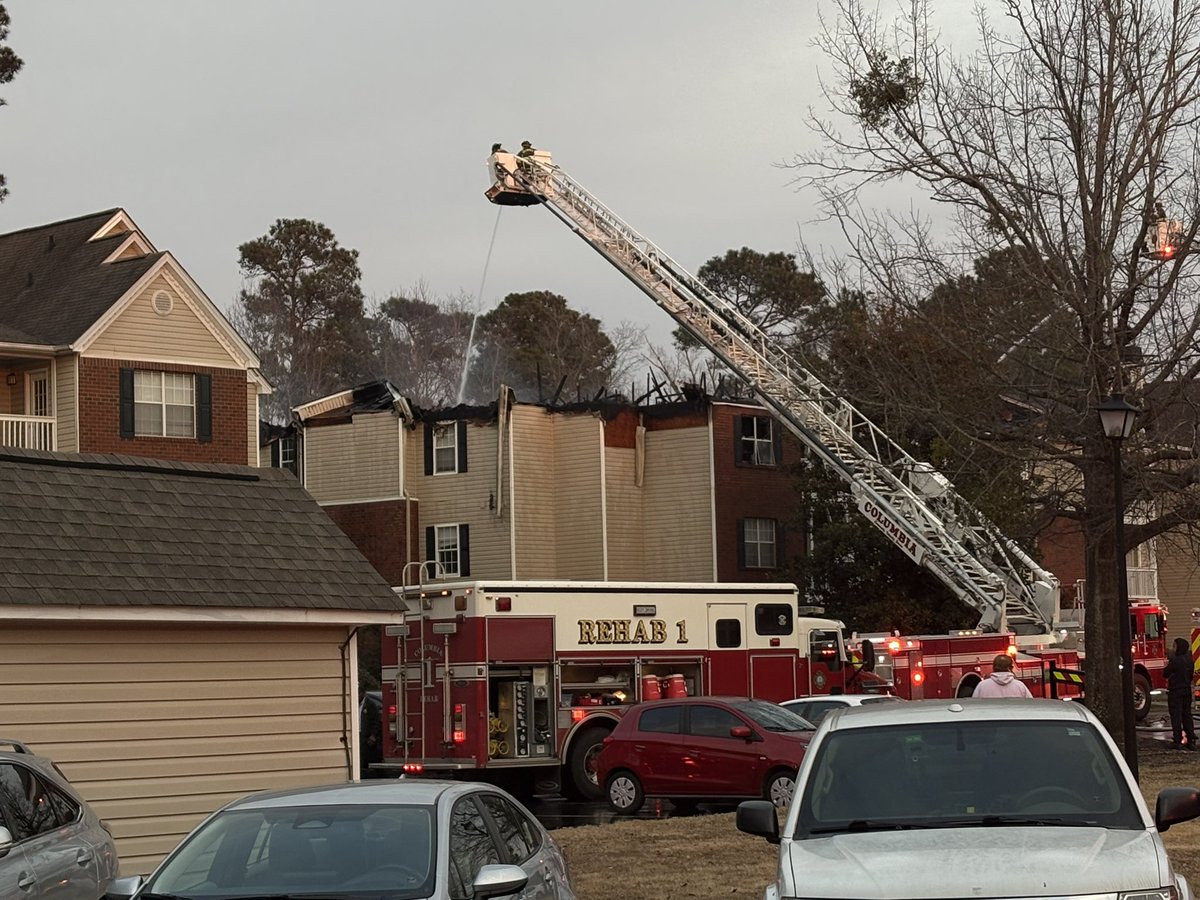 Karanoelle04's tweet photo. The SECOND apartment fire this week in Columbia; Broad River Trace Apartments.
 
38+ displaced 

More on the news at 10 @wachfox https://t.co/lRAmUD6Ust