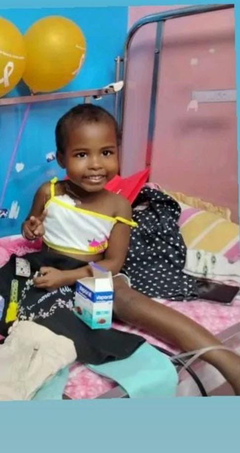 mcdc_mcdc's tweet photo. Favor RP
#Guayaquil #CancerInfantil🎗️ #voluntariado #AYUDA #URGENTE

Carlina (4años #leucemia) necesita una camita y colchón donde dormir.
Por la inseguridad tuvieron que huir de su barrio, dejando botado las camas y cajoneras.
Están con el abuelito temporalmente.
☎️0959057384 https://t.co/BPHQ3UXVn9