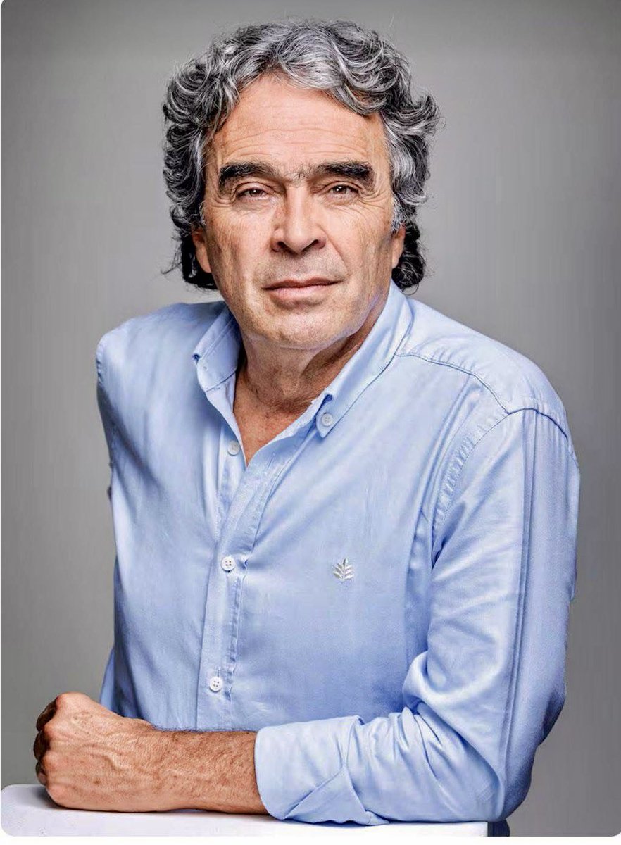 Los que creen en algunas campañas políticas que decirle “profesor” a alguien como <a href="/sergio_fajardo/">Sergio Fajardo</a> es minimizarlo, se equivocan, lo enaltecen, lo honran! 
Me identifico plenamente con él porque hemos compartido ese bello oficio de entregar y construir conocimiento con otros, en mi