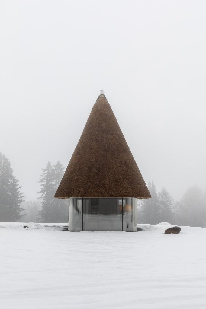 afasiaarq's tweet photo. #YOD Group https://t.co/L3vaYMRGon | posted by afasia | daily entries on contemporary art and architecture #afasiaarchzine #afasiaarq |
Under the Reed Roof Guesthouses . Kyiv YOD Group . photos: © Mykhailo Lukashuk Traditional Ukrainian vernacular arch… https://t.co/giDcYwcESm
