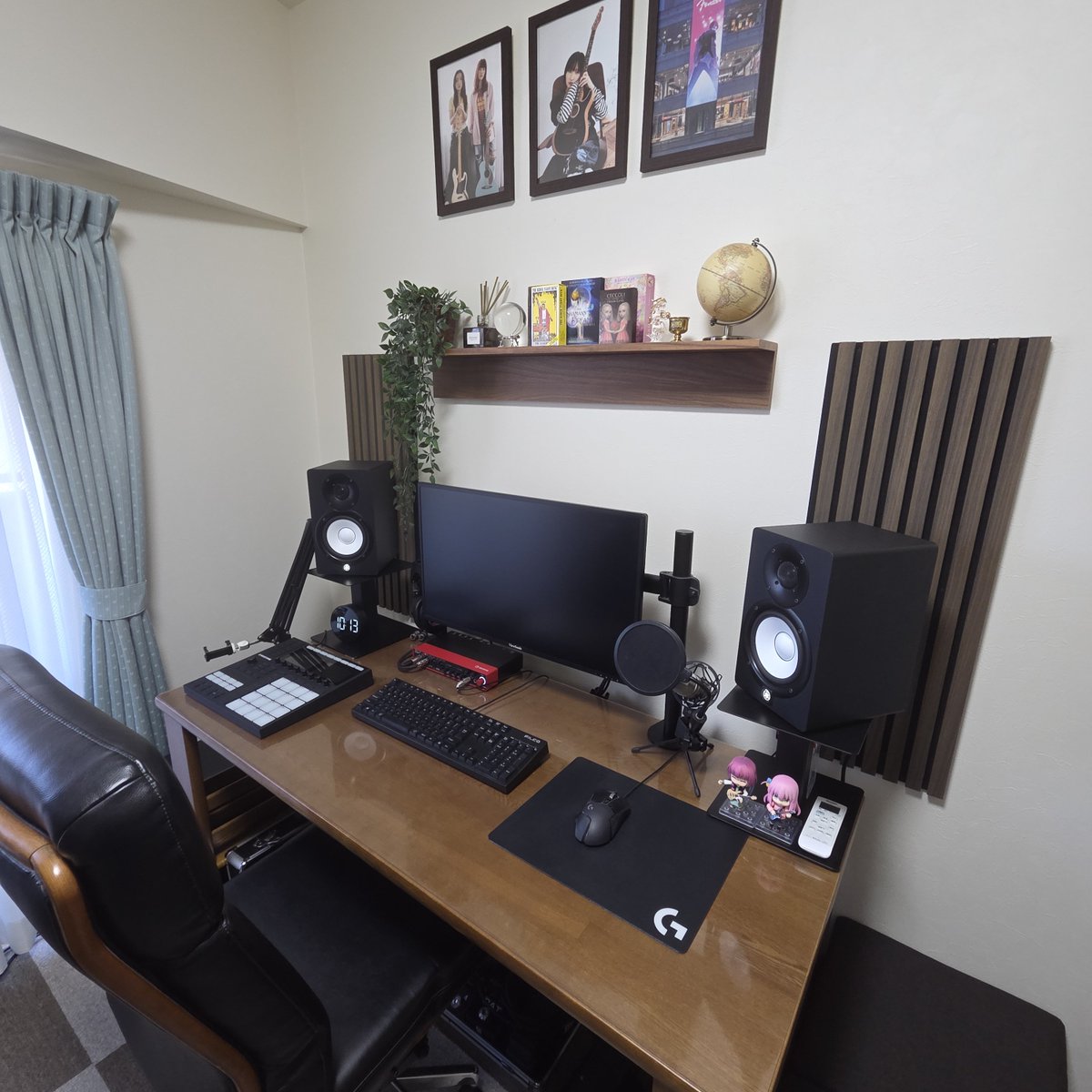 music_tech21's tweet photo. 昨年夏から少しずつ部屋を整えてきました。まずは形から、みたいで恥ずかしいですが、モチベーションは上がります☺ https://t.co/QvuckGHCmN