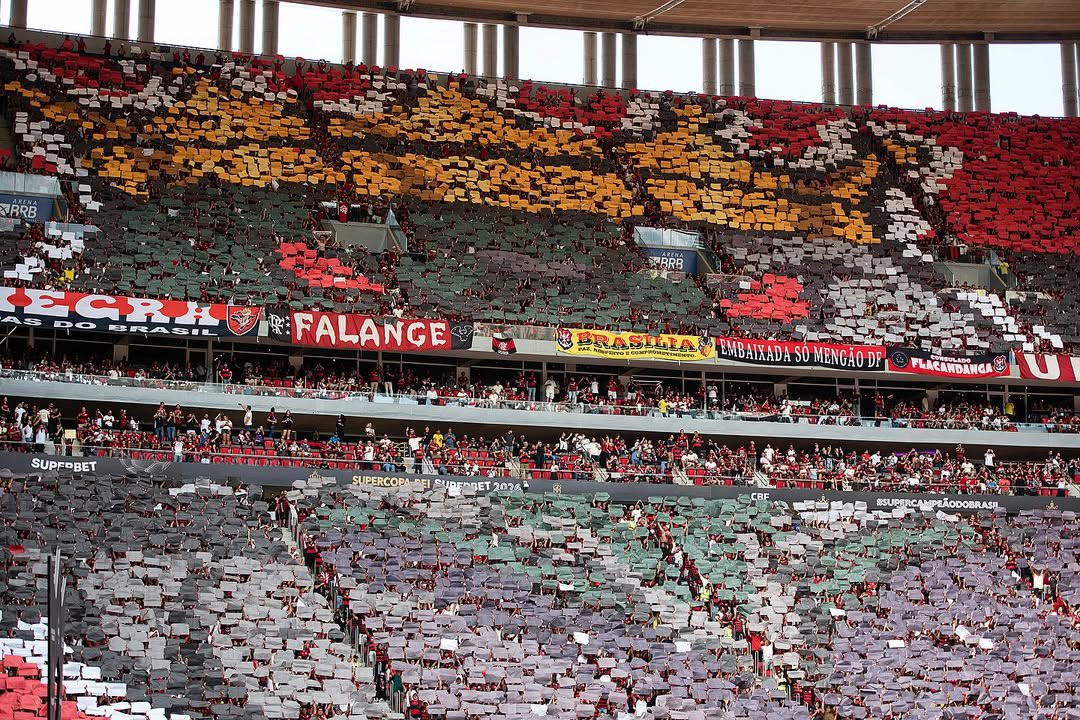 delmirojunior's tweet photo. 71.244 torcedores
Recorde de público na Arena BRB.
📷 @delmirojunior
#flaxcor #supercoparei #flamengo #torcida #RRN #urubuzada #Raça https://t.co/9nfD8qausc