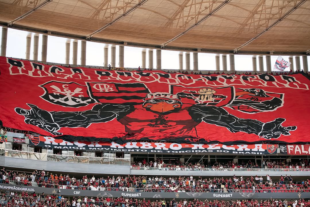 delmirojunior's tweet photo. 71.244 torcedores
Recorde de público na Arena BRB.
📷 @delmirojunior
#flaxcor #supercoparei #flamengo #torcida #RRN #urubuzada #Raça https://t.co/9nfD8qausc