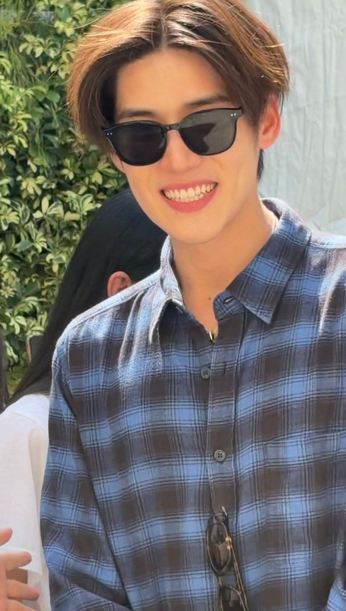 Wake up and enjoy the beauty of a fresh morning. May your day Leng be as beautiful as your smile🩵

#LengThanaphon