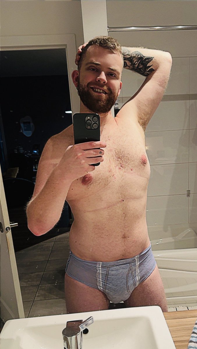 MaxenceLittle's tweet image. Mirror, mirror…I like what I see today 😇❤️‍🔥
#abdl #abdlboy #diaperboy #diaperlover #ageplay