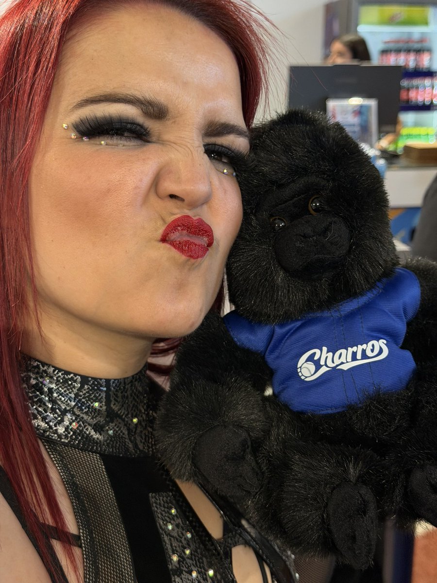 Siluetacmll's tweet photo. 🔥Unas fotos de ayer en el “FAN FEST” de la @Seriecaribe en Guadalajara ⚾️

#CMLL #AmazonasCMLL https://t.co/oFjApEFirc