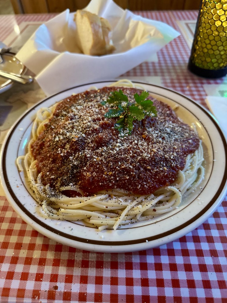 painter488's tweet image. Candlelight dinner at DeNicola’s. Portland’s best plates of Pasta for more than 40 years!