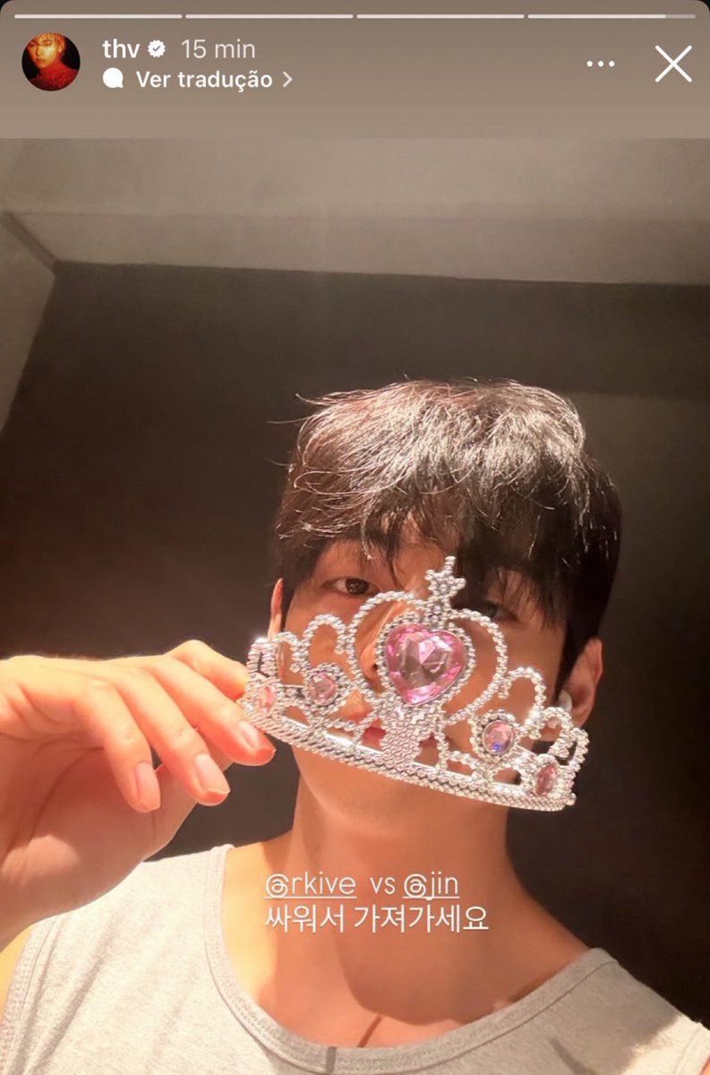 🗣️SPOILER NA NOSSA CARA MAIS UMA VEZ? 

— O trajeto Geunjeongmun, Heungnyemun/Gwanghwamun, Woldae era conhecido historicamente como o “Caminho do Rei”, por onde o monarca passava para chegar à Woldae, espaço de comunicação direta com o povo.

Segundo a mídia coreana, para o