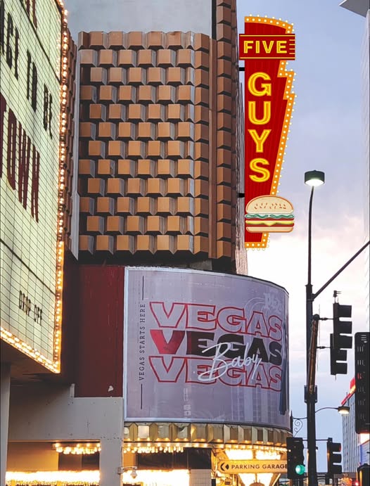 Plaza Hotel Casino tweet media