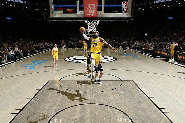 NBALAKERSBLOG's tweet photo. 👑🐐 https://t.co/q4pTUfc11w