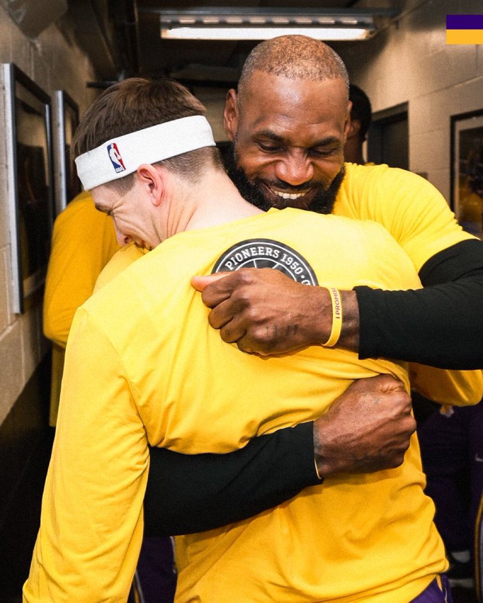 ruireaves's tweet image. one ring together is all i ask man