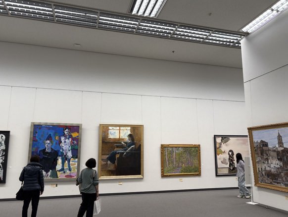 nagarakaiga's tweet photo. 「日展」名古屋展開催中です。会期中の毎週金曜日18時〜公開作品講評会が開催されています。洋画部門は日展会員の長谷川仂先生、鈴木順一先生、小川満章の3名が担当しています。
名古屋展は愛知県美術館にて〜2月15日(日)まで。ぜひご高覧下さい。 #日展名古屋展　#日展　#小川満章　#油絵　#絵画教室 https://t.co/3A1OrrAEzo