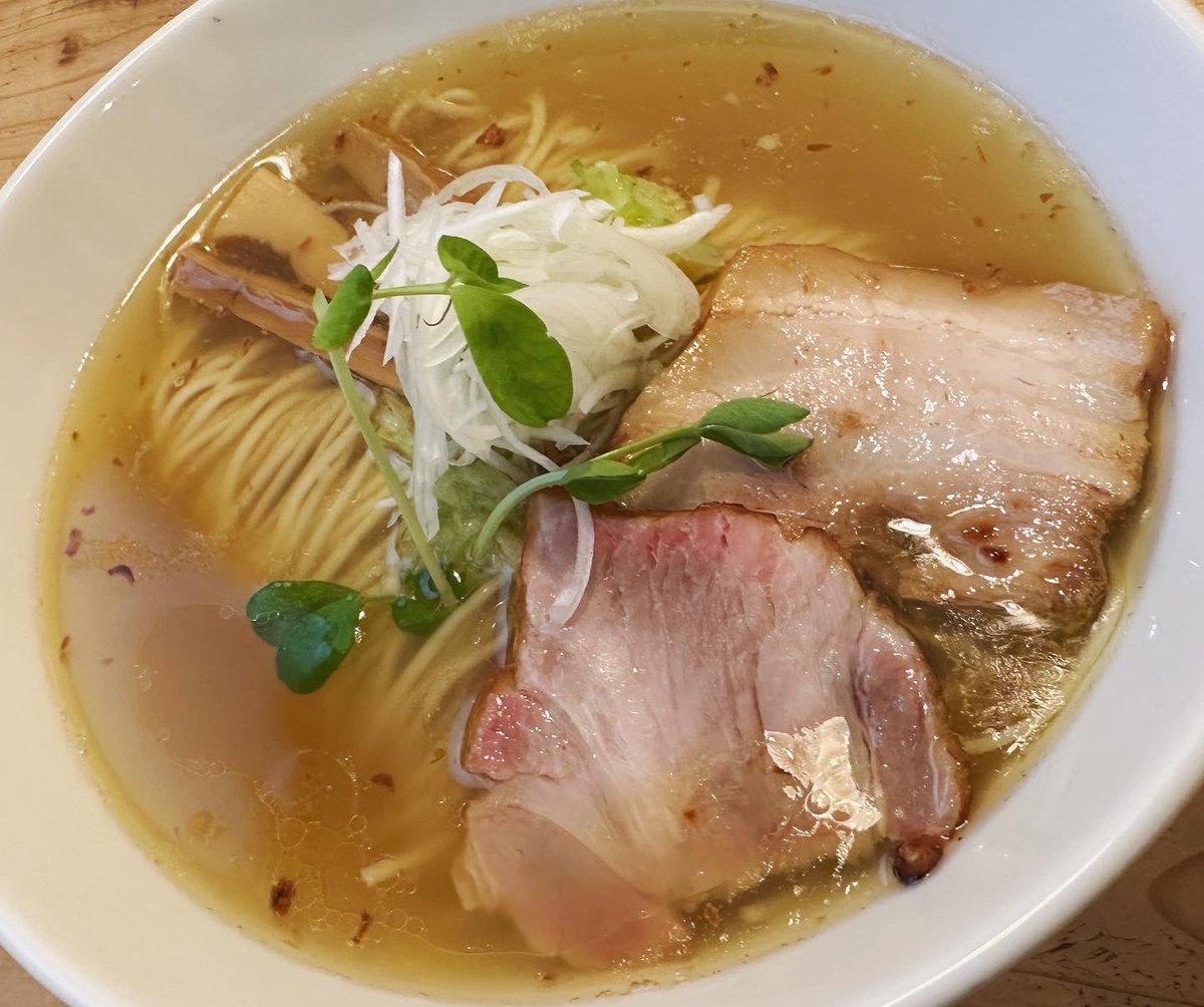 ラーメン好き プロのデブ、4200kcalラーメンに挑戦 “もちづきさん”が憑依する一杯に