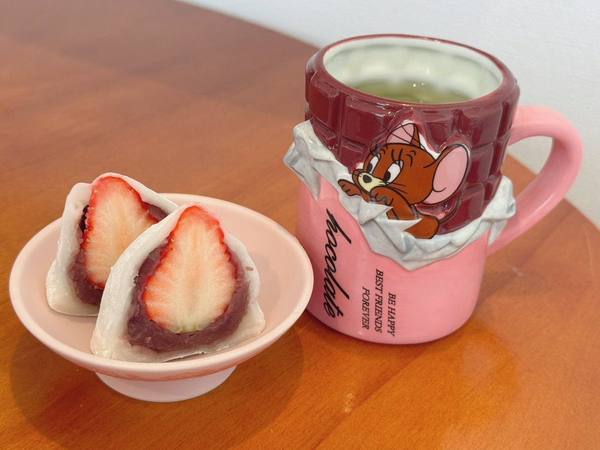 ♡いちご大福♡ページ ピンクまみれな日🙉💗今年初♡いちご大福食べたけど🍓🍓🍓🍓🍓一個じゃ