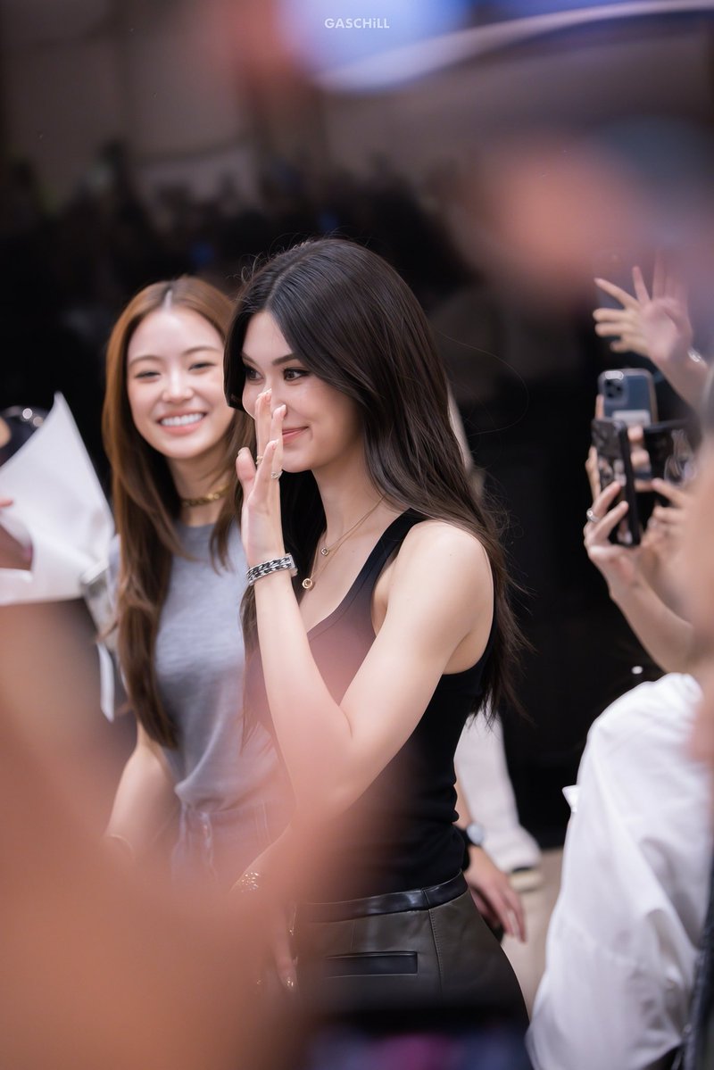 GasChill's tweet image. ɪɴ ᴛʜᴇ ʀɪɢʜᴛ ᴇʏᴇꜱ, ʏᴏᴜ ᴡɪʟʟ ʙᴇ ʙᴇᴀᴜᴛɪꜰᴜʟ

LENAMIU COCO CRUSH CHANEL
#CHANELxLenaMiu 
#LenaMiu #ลีน่าหมิว