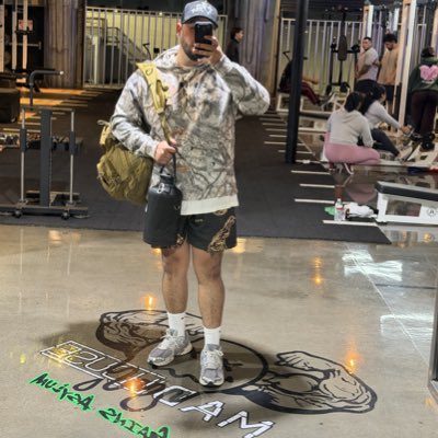 fernadezzy's tweet photo. #NewProfilePic https://t.co/RSFCjTBjFp