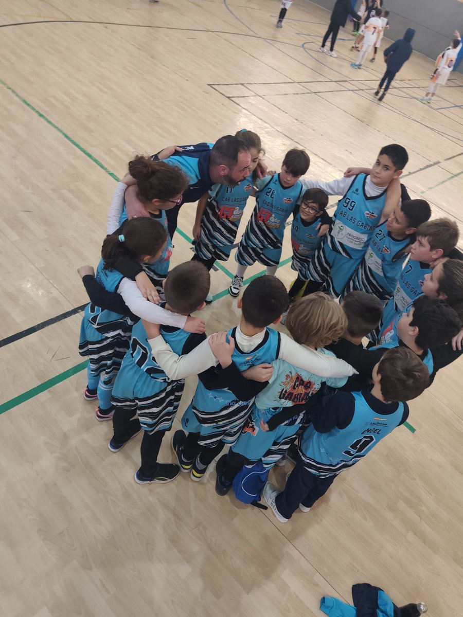 Nuestros benjamines de GT Autoescuela jugaron vs Gmasb. Siguen mejorando a pasos agigantados y sobre todo derrochando ilusión y buen basket.

#baloncestolasgabias
#soydelcab
#ilusiónceleste
#CrecemosContigo
#lasgabias2026ciudadeuropeadeldeporte