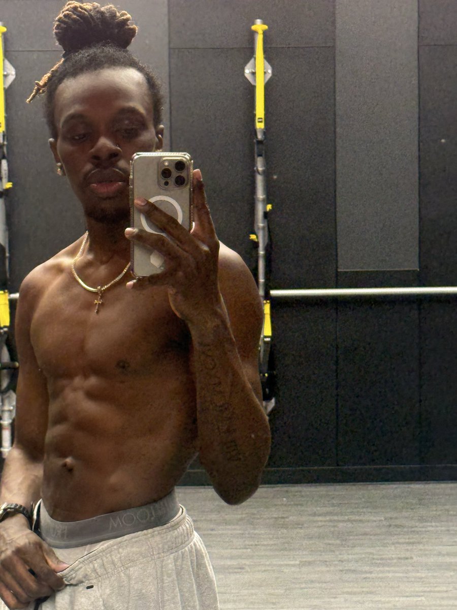 ashawnd's tweet photo. Summer body loading ☀️☀️ https://t.co/hbk0e1gCkw