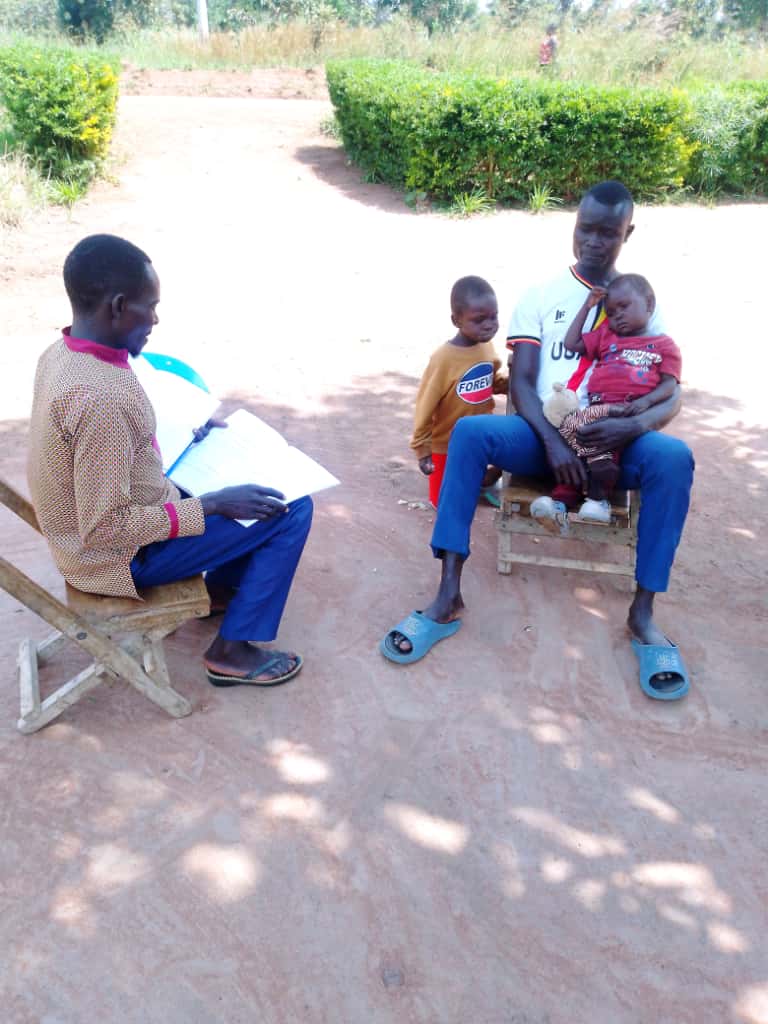 InyangatJames's tweet photo. Mentor with young father in their session on understand fatherhood in kapelebeong district https://t.co/zGwrRjwLjG