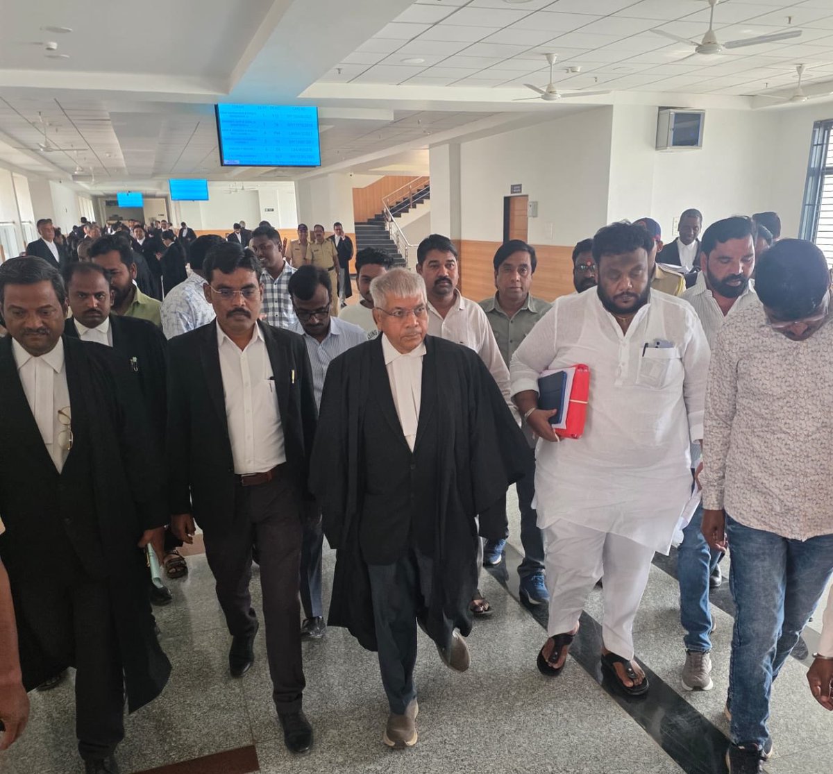 Prakash Ambedkar tweet media