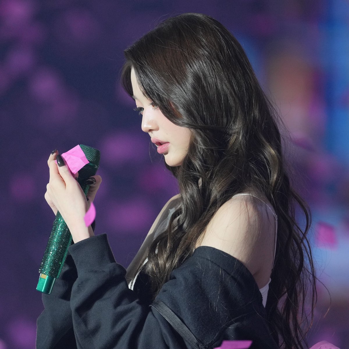 251102 #IVE 'SHOW WHAT I AM' D3 
💜🦢💜 

#장원영 #JANGWONYOUNG