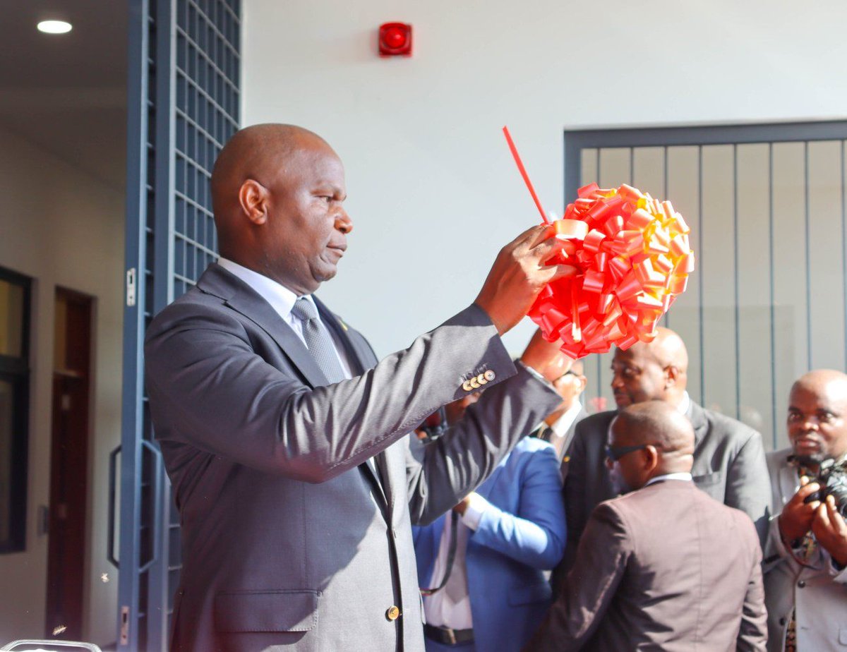 clubOmozambique's tweet image. “New Maputo Provincial Judicial Court should strengthen trust between Justice and citizens”

#Mozambique #JudicialReform #JusticeSystem #RuleOfLaw #AccessToJustice #PublicTrust

👉Read the details of the inauguration event
🔗clubofmozambique.com/news/new-maput…
