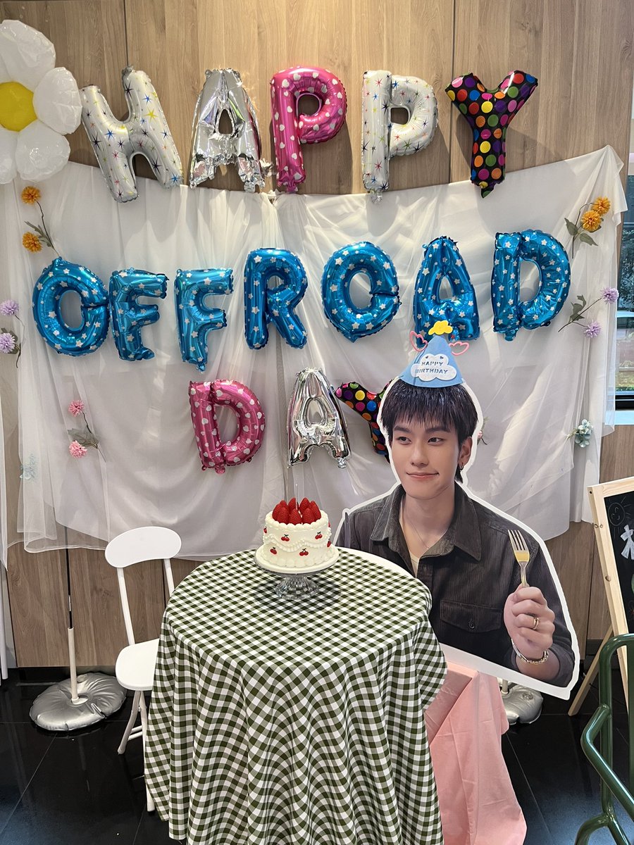 staywithouroad's tweet photo. น่ารักมากกกก รีบมาเร็วทุกคน ได้โดนัทฟรีด้วยน้า ถ้าไปเขียนรีวิวในgoogle😍🩷ของจากโปรเจคน่ารักสุดๆๆ 

📍love you so matcha ตึกGMM

#OFFROAD #ออฟโรด #OffroadKTP #DaouOffroad 
 #Offroad26LetsGrow #OffroadBD26thProject https://t.co/J50lsXEipY