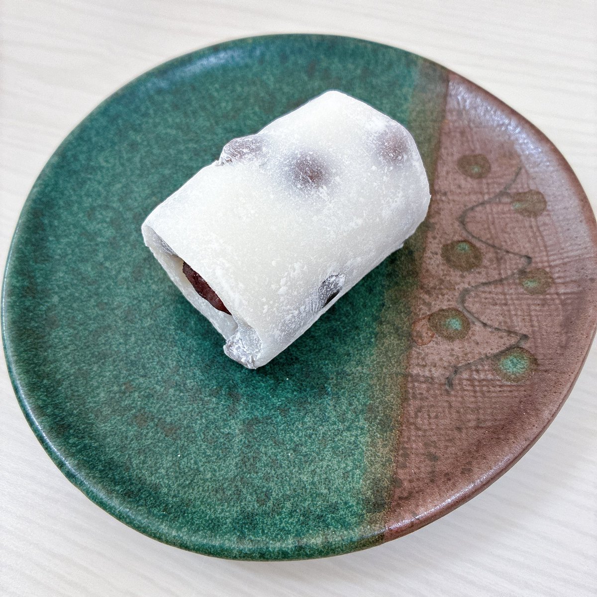 徳太樓の豆大福。豆がごろごろ入っていて美味しい。