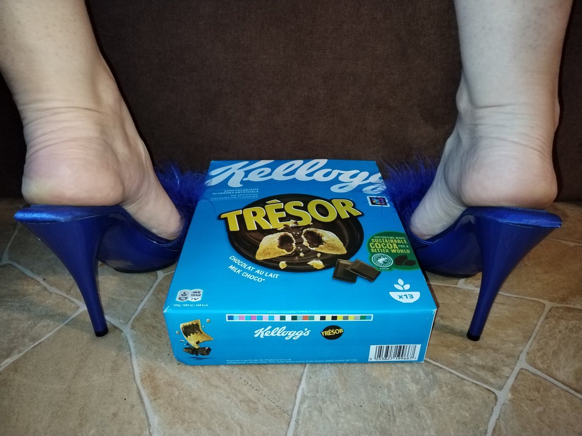 l_heels's tweet photo. Lady L High Heels Fetish Model crush box with sexy extreme ultra blue color platform 16 cm goddess stripdance mules(my personal pic) #rednails #redcolornails#ladylhighheels #ladyl #rednails #crush #crushtoycar #crushfetish #mules #mulesfetish https://t.co/WJpx02LYBy