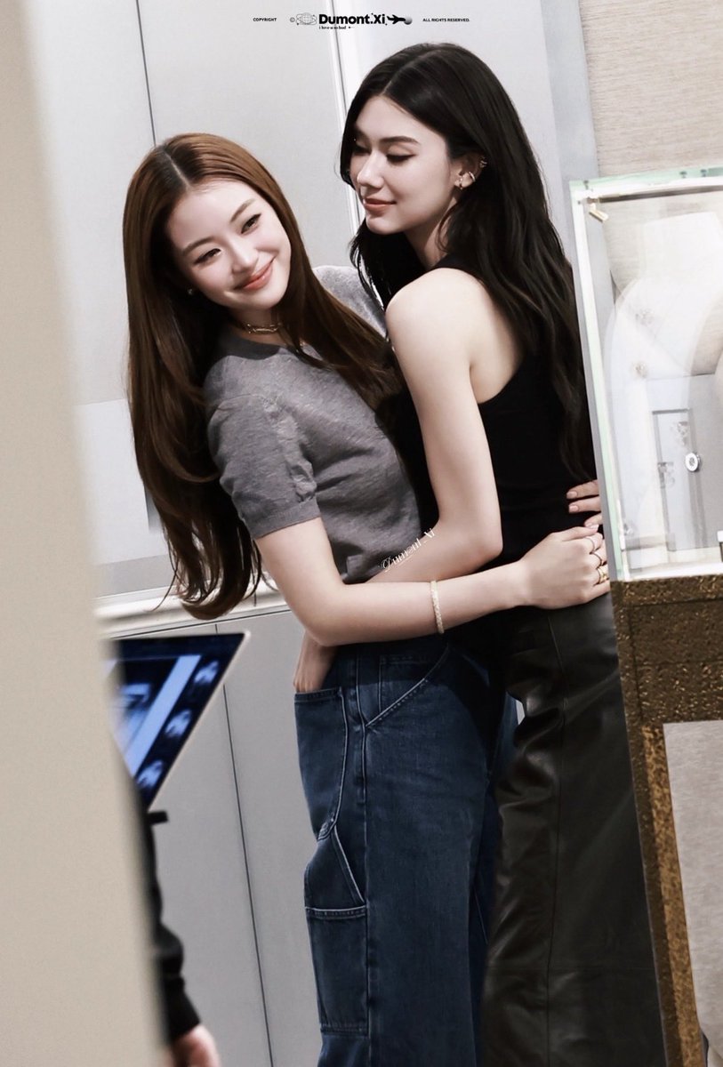 npkfangirl's tweet photo. แม่รักลูกกกกกกๆ ส่วนลูกๆรักกันนนนนน

LENAMIU COCO CRUSH CHANEL
#CHANELxLenaMiu https://t.co/FtbW7RAS02