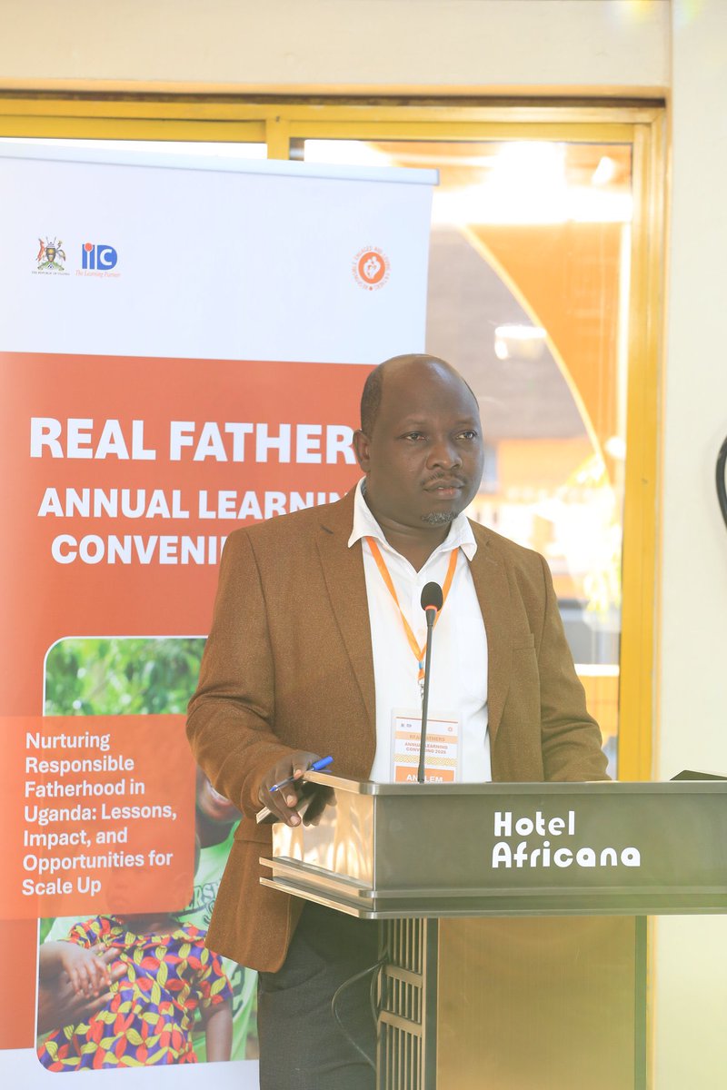 WACSOF's tweet photo. The REAL Fathers Learning Convening is underway! 🌱👨‍👧‍👦
Anselm Wandega, Deputy HOP @iidcug , is welcoming participants and laying the groundwork for discussions on how #REALFathersUganda is transforming families and communities and how it’s integrated into systems.

Throughout the 2-day conference, we shall learn from partners on implementation, and from young fathers and mentors on how they are benefiting, while sharing lessons, celebrating impact and charting the future of responsible fatherhood in Uganda 💛✨

#Uganda #ResponsibleFatherhood @Mglsd_UG #FamilySupport #EarlyChildhoodDevelopment #GenderEquity #CommunityLeadership