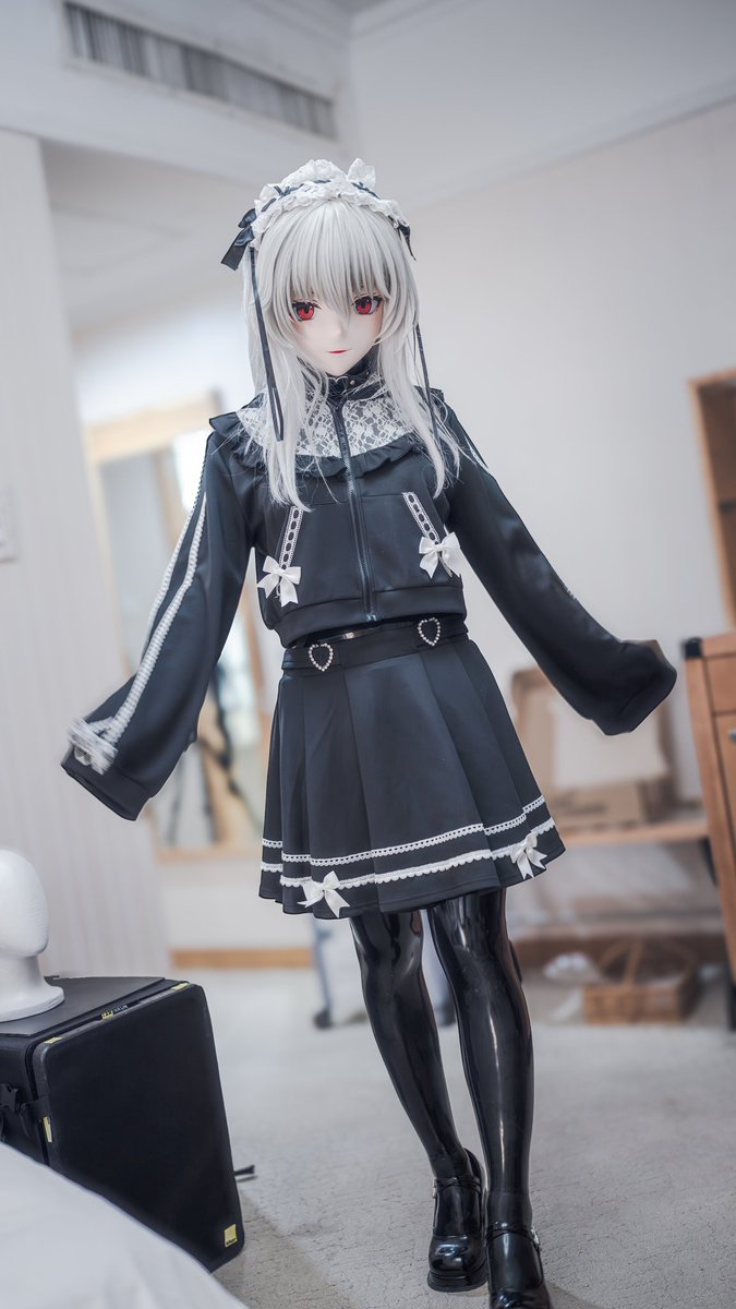 NitroSayaa's tweet image. 某只不愿透露姓名的萨卡班地雷幽灵鲨～（表）
📷：127.0.0.1
#kigurumi
#latex