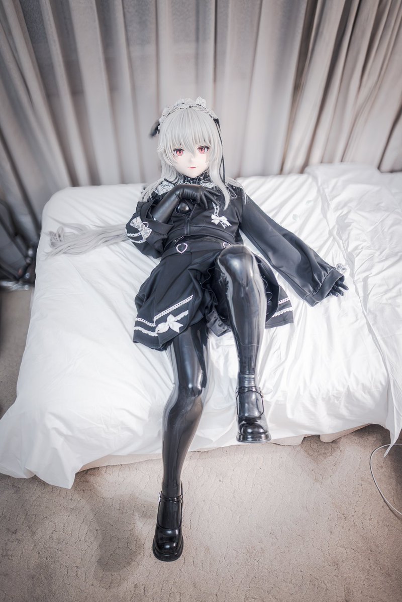 NitroSayaa's tweet image. 某只不愿透露姓名的萨卡班地雷幽灵鲨～（表）
📷：127.0.0.1
#kigurumi
#latex