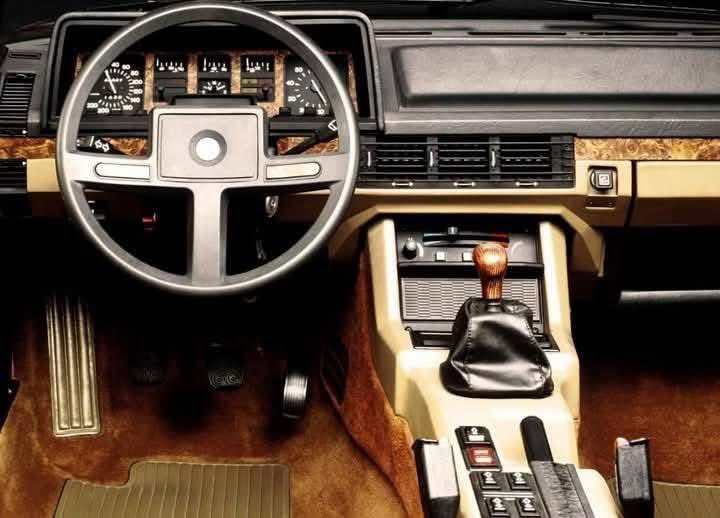 SalvOasi's tweet photo. Alfa Romeo Alfa 6 (1979)
La grande berlina che segnò il ritorno del V6 ad Arese. Linee sobrie e autorevoli, trazione posteriore, comfort da ammiraglia e il celebre 2.5 V6 “Busso” a sei carburatori. Un’Alfa elegante e tecnica, figlia di un’epoca in cui il prestigio passava dalla meccanica e dal carattere.