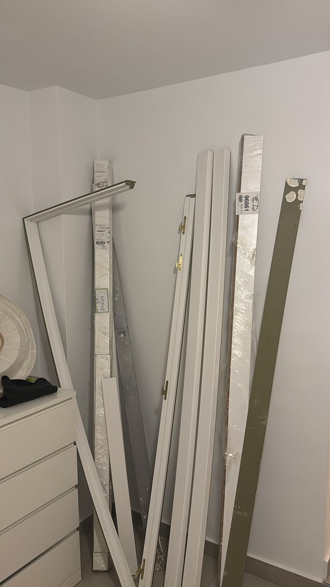 javiboqueroncin's tweet photo. @leroymerlin_es Contrate con vosotros las puertas el 7-7-2025 y a 04-02-2026 todavía sigo sin las puertas finalizadas. Tengo dos niñas pequeñas en casa y tengo todo por medio con el riesgo que implica. Servicio de atención al cliente totalmente lamentable. @consumidores https://t.co/EaggdJM1p4