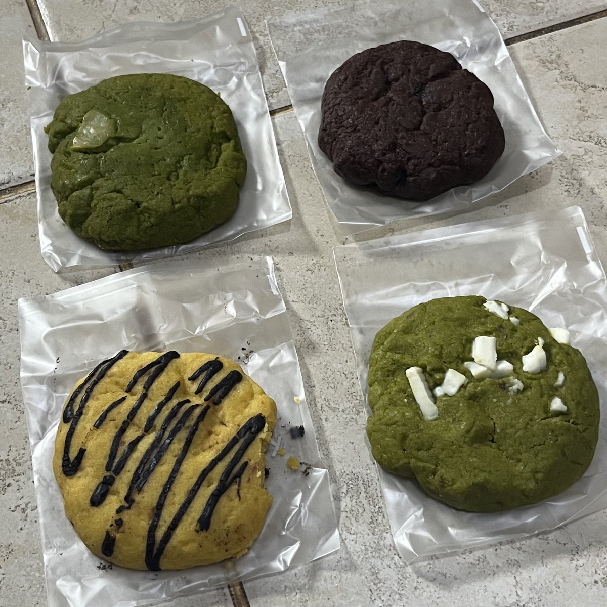 Pesona cookies 5k 😍 seliweran di tl pas bgt lagii readyy lgsg gercep belii dan 3 hari udah sampee!! so happyyy  sebagai pecinta cookiess iniii worthh it bgtt enakkk buat temen ngopi~ matchaa nya BESTT thankk uu kakk <a href="/siPisces22/">ionn🐬</a>
