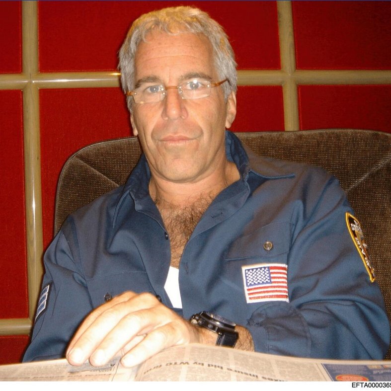 _GlobeObserver's tweet photo. Emirati CEO starts teaching Epstein about the Qur'an and then ends the email with a request for a Russian woman. 

This is truly a sick world, we're so cooked. https://t.co/CVAu5JxFl7