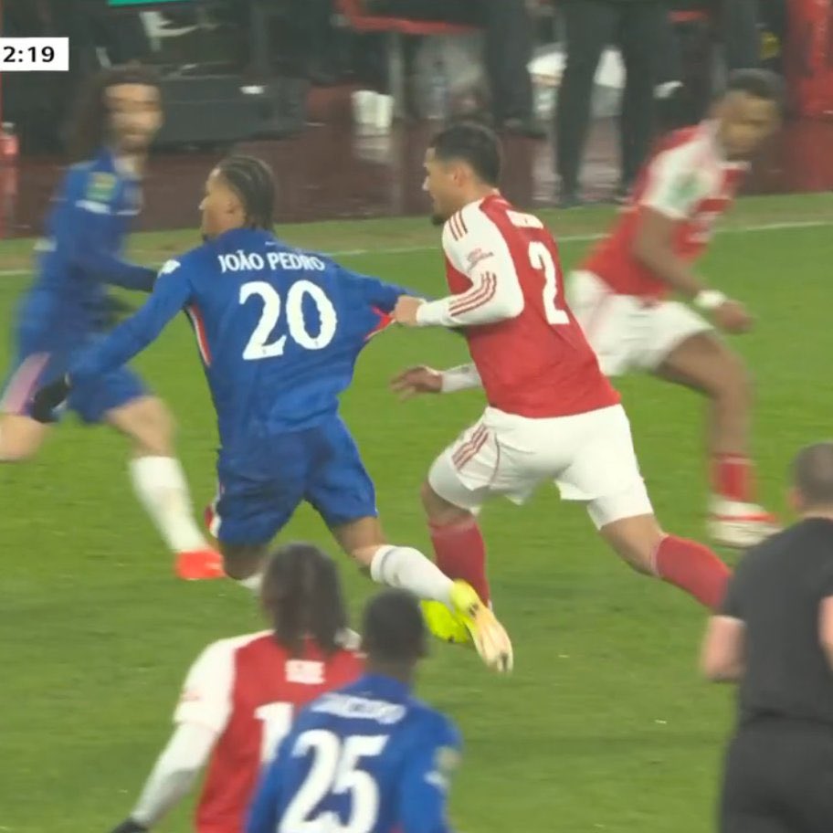 QUEENOFDBLUES1's tweet image. Arsenal now play like Morocco, they know the FA is backing them to win some trophies so they go all out to use any tactics to stop the rhythm of your game.

Pulling, pushing, and dragging.

Name it, they have it all just to win games. 

Arsenal did not receive any caution for all…