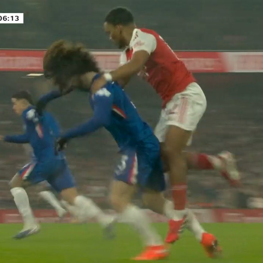 QUEENOFDBLUES1's tweet image. Arsenal now play like Morocco, they know the FA is backing them to win some trophies so they go all out to use any tactics to stop the rhythm of your game.

Pulling, pushing, and dragging.

Name it, they have it all just to win games. 

Arsenal did not receive any caution for all…