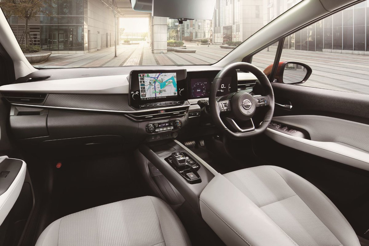 1600limited's tweet photo. 最近の日産だとノートとオーラの内装はかなりいいと思う。クラスと価格以上の質感だと思う。

ただ、昔のモダンリビングの頃の方が広告の仕方がうまかった気がする。見せ方次第で今の日産はもっと勢い付くのでは。 https://t.co/A1xFndv5u1