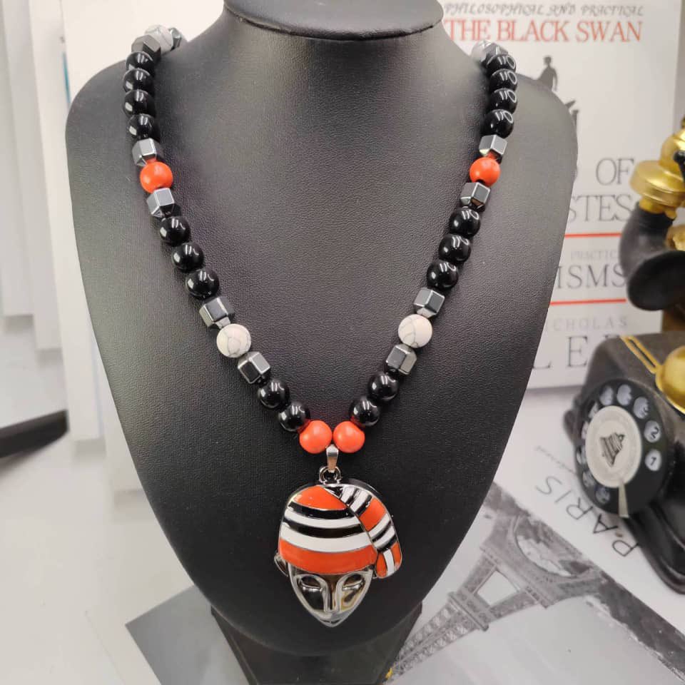 Cove_ng's tweet photo. Necklace 

₦12,500

Location Lagos 
Nationwide delivery 

Please RT https://t.co/fc8tiLv8Z3