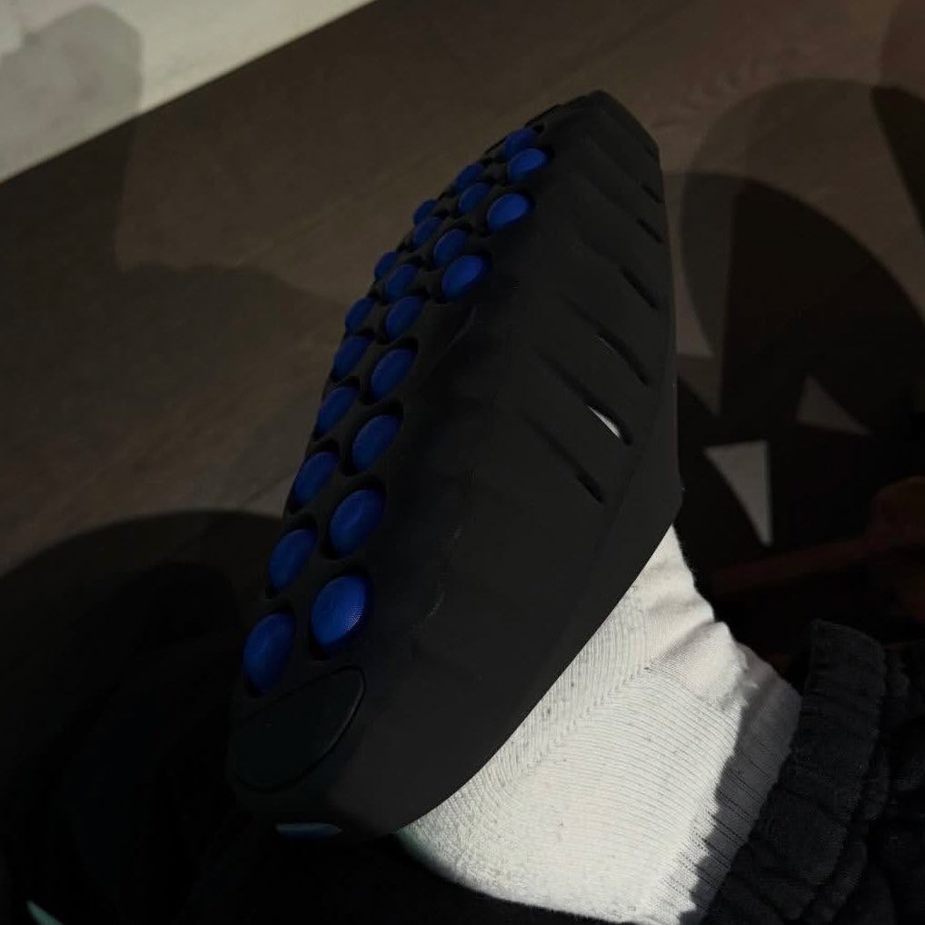 JustFreshKicks tweet media