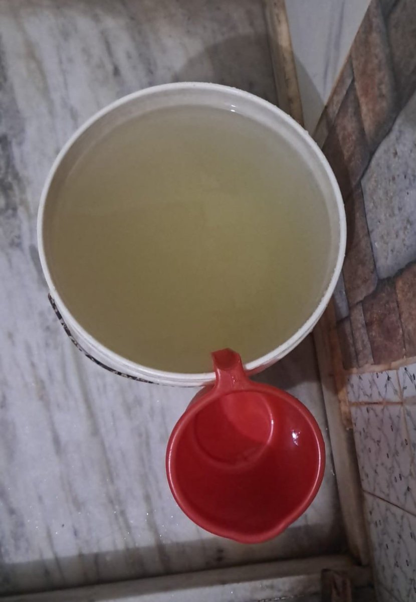 anusua_ganguly's tweet photo. @DelhiJalBoard has done it yet again!! Doesn't surprise us anymore!
It is now a monthly ritual to have bad, smelly water in supply, and suffer from stomach infection &amp; vomiting for days; to keep changing RO filters, &amp; buy drinking water
@CMODelhi @gupta_rekha @kgahlot @BJP4Delhi https://t.co/xTIMknmwT2