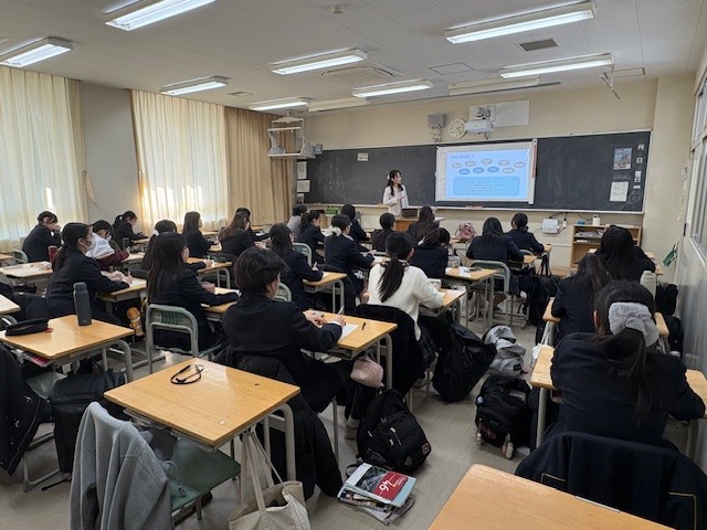 令和8年2月4日　キャリアガイダンス実施
弁護士、医師、会計士、建築、商社など、社会の様々な分野で活躍する卒業生が参加してくれました。＃都立新宿高校　＃キャリアガイダンス